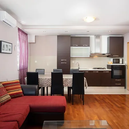 Fucane Two Bedroom Медулин