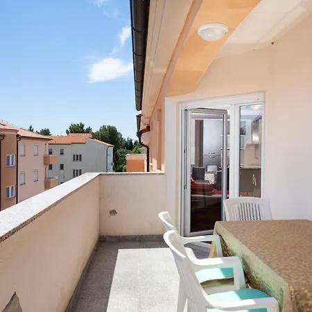 Fucane Two Bedroom Apartment Medulin
