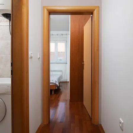 Fucane Two Bedroom Apartment *